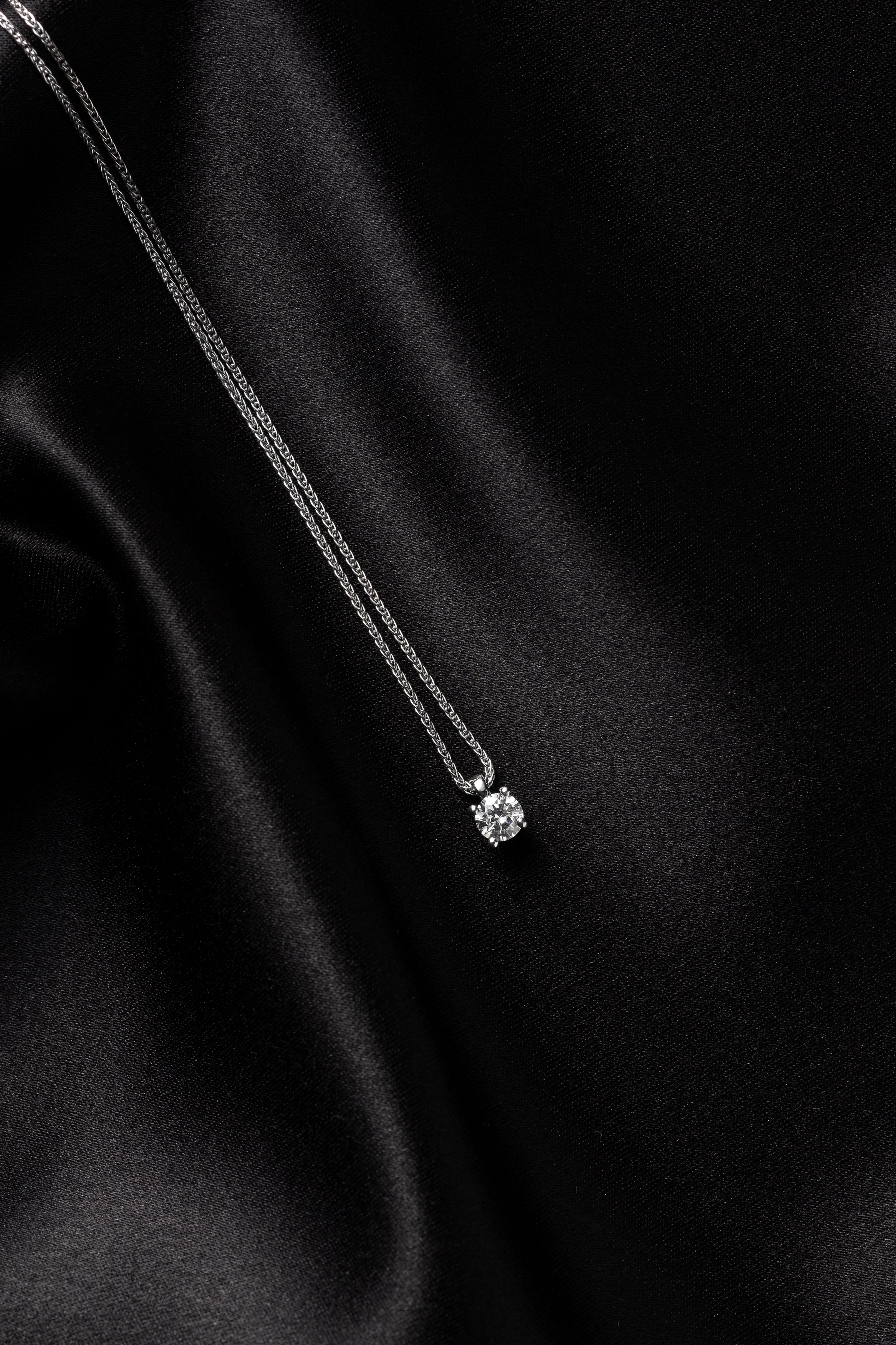 Collier solitaire 4-griffes