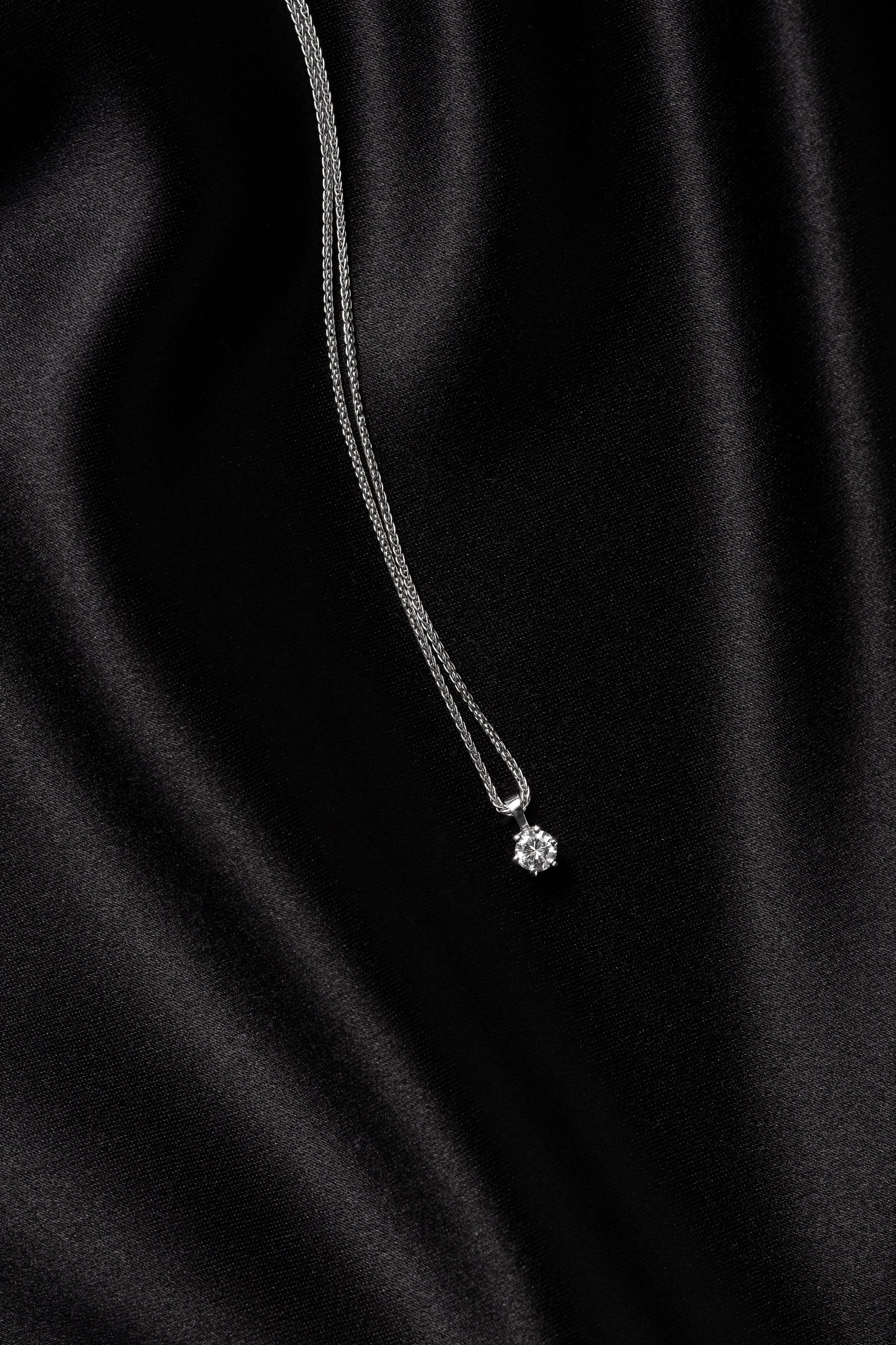 Collier solitaire 6-griffes