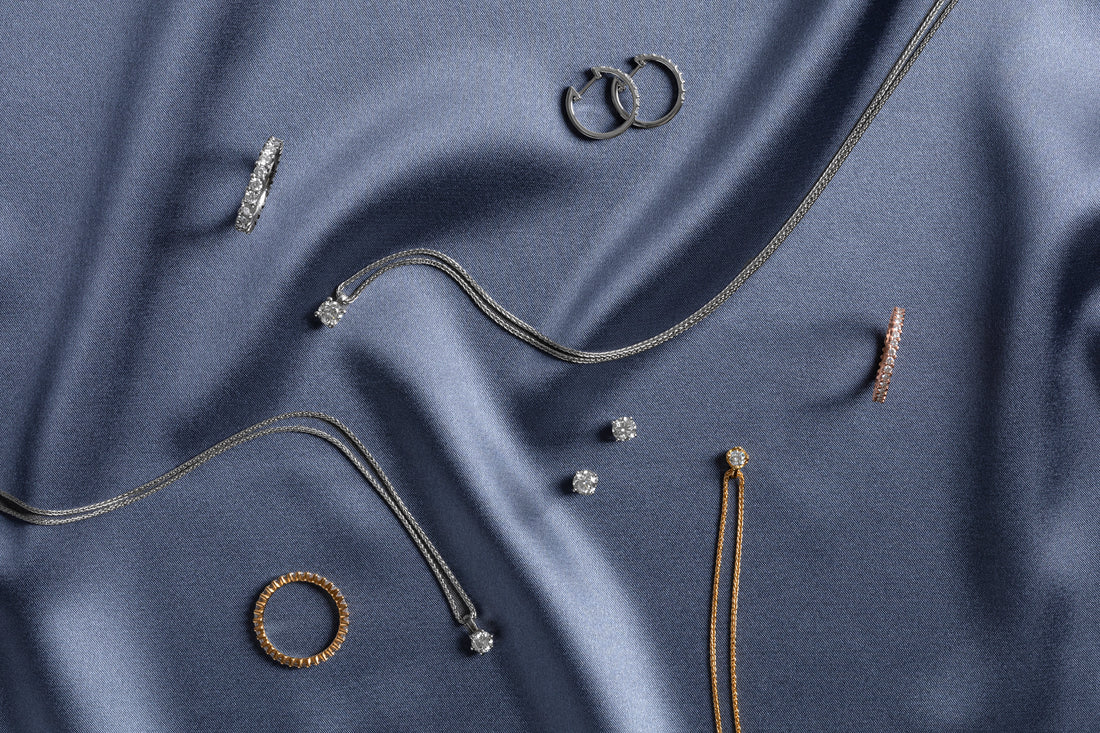 Necklace solitaire pendant 4-prongs