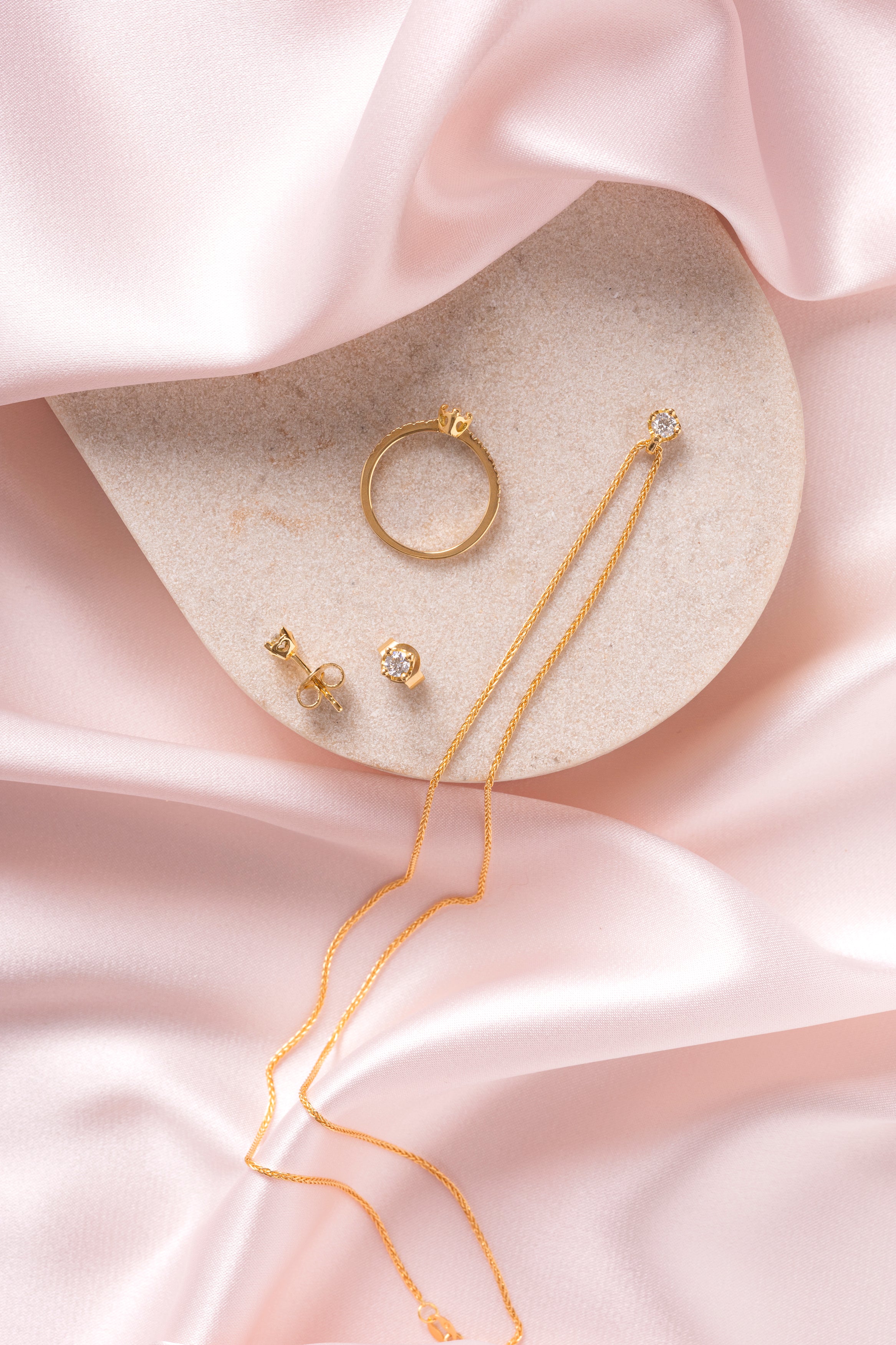 Collier Solitär-Diamantanhänger Herz-Motiv 0.25 ct.